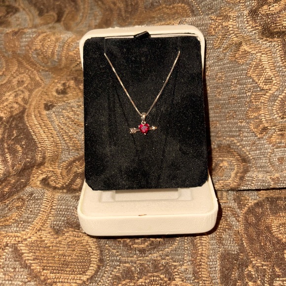 A fantastic gift for Valentine’s Day! A great gift for any occasion. Kay’s box - Picture 3 of 3